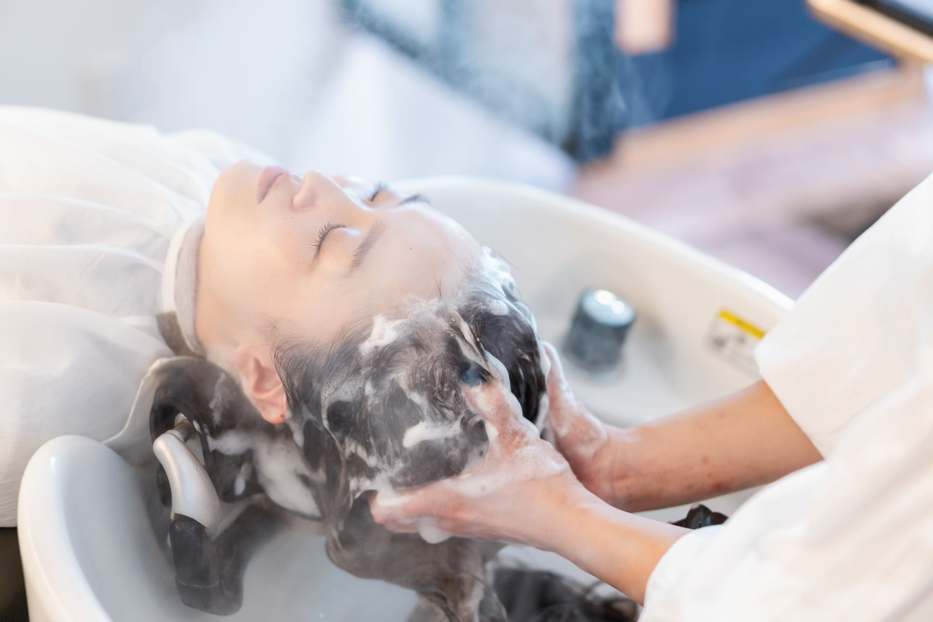 髪質改善後のシャンプーは当日NG？効果を長持ちさせる洗髪の正解