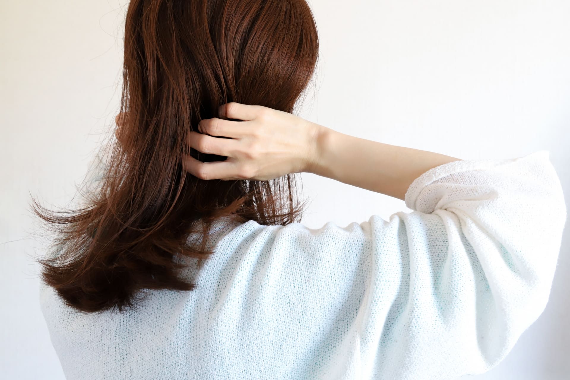 髪の毛のうねりがひどい時の正しいケア方法｜やってはいけないNG習慣